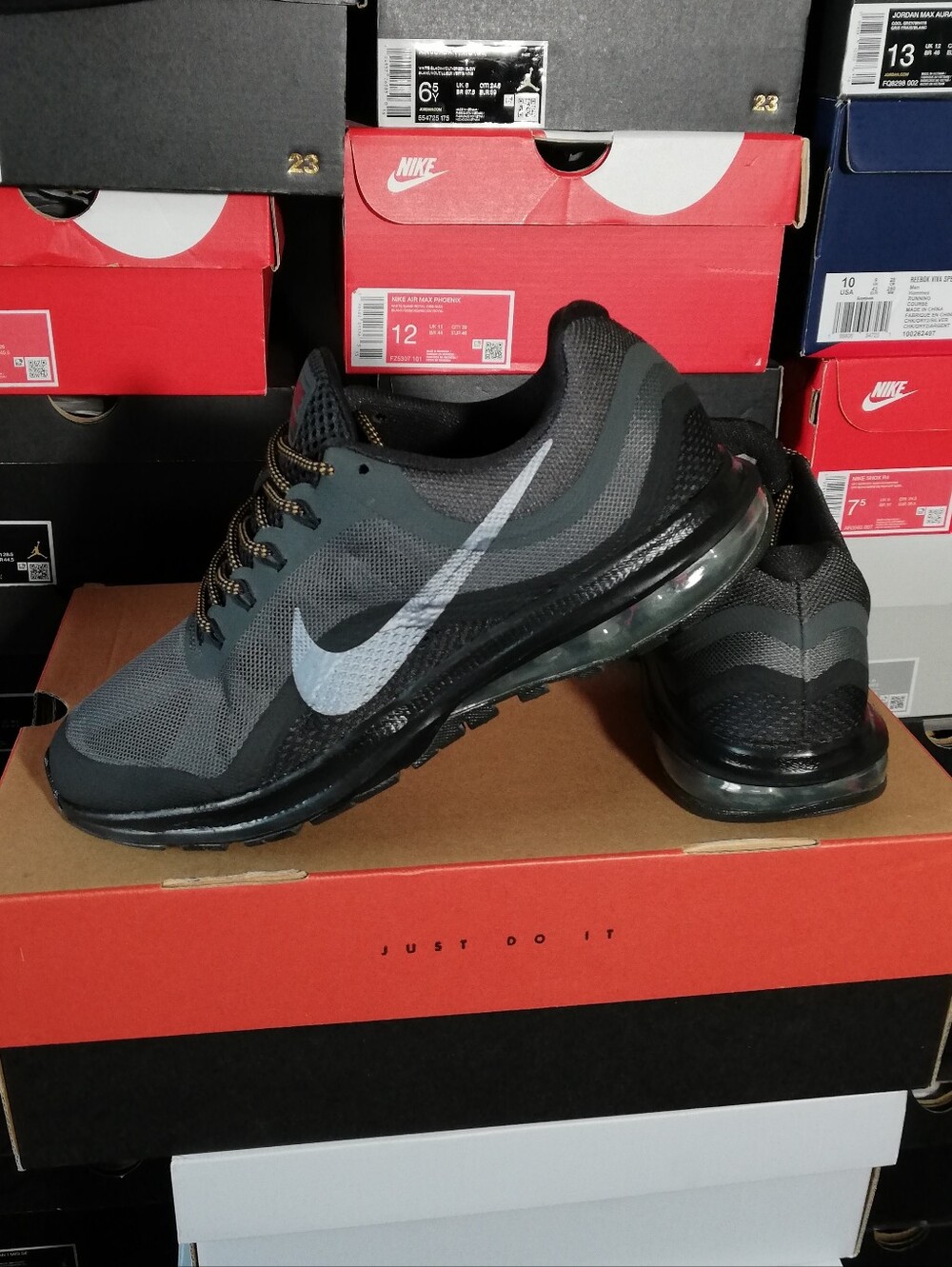 NIKE AIR MAX DYNSTY 2 WOMEN US SIZE 10 MINT CONDITION "USED ITEM NO BOX"